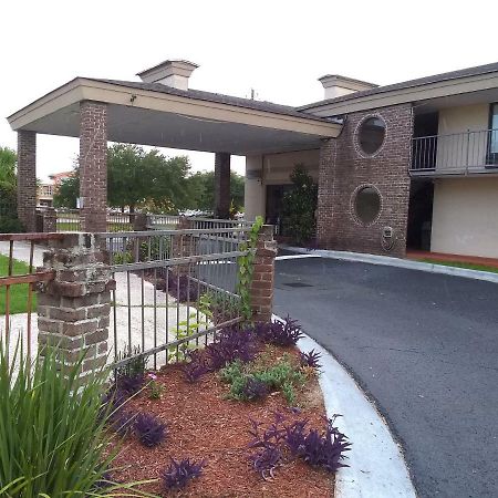 Gateway Inn Савана Екстериор снимка